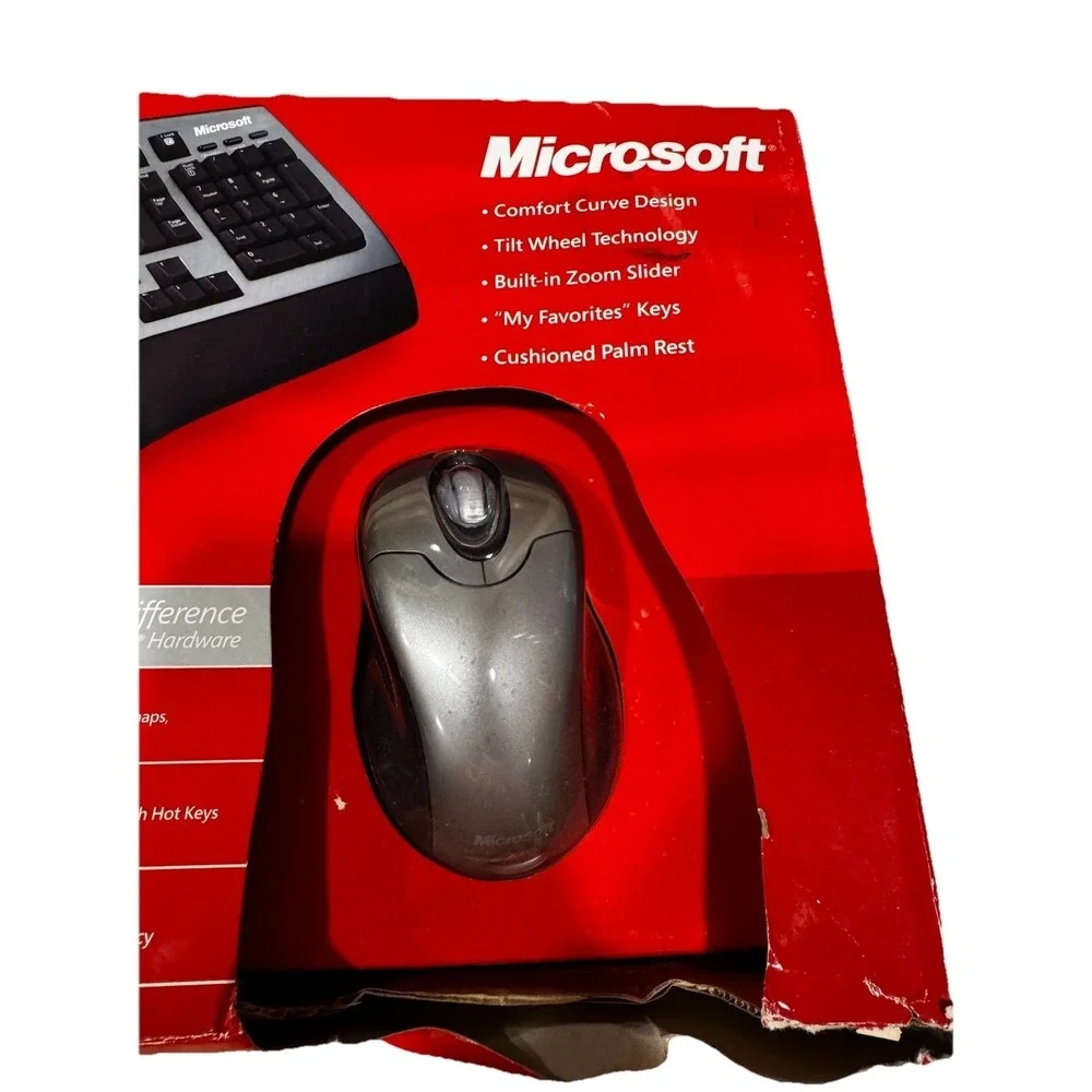 Microsoft Wireless Optical Desktop 4000 Comfort Curve Keyboard and Mouse Set
